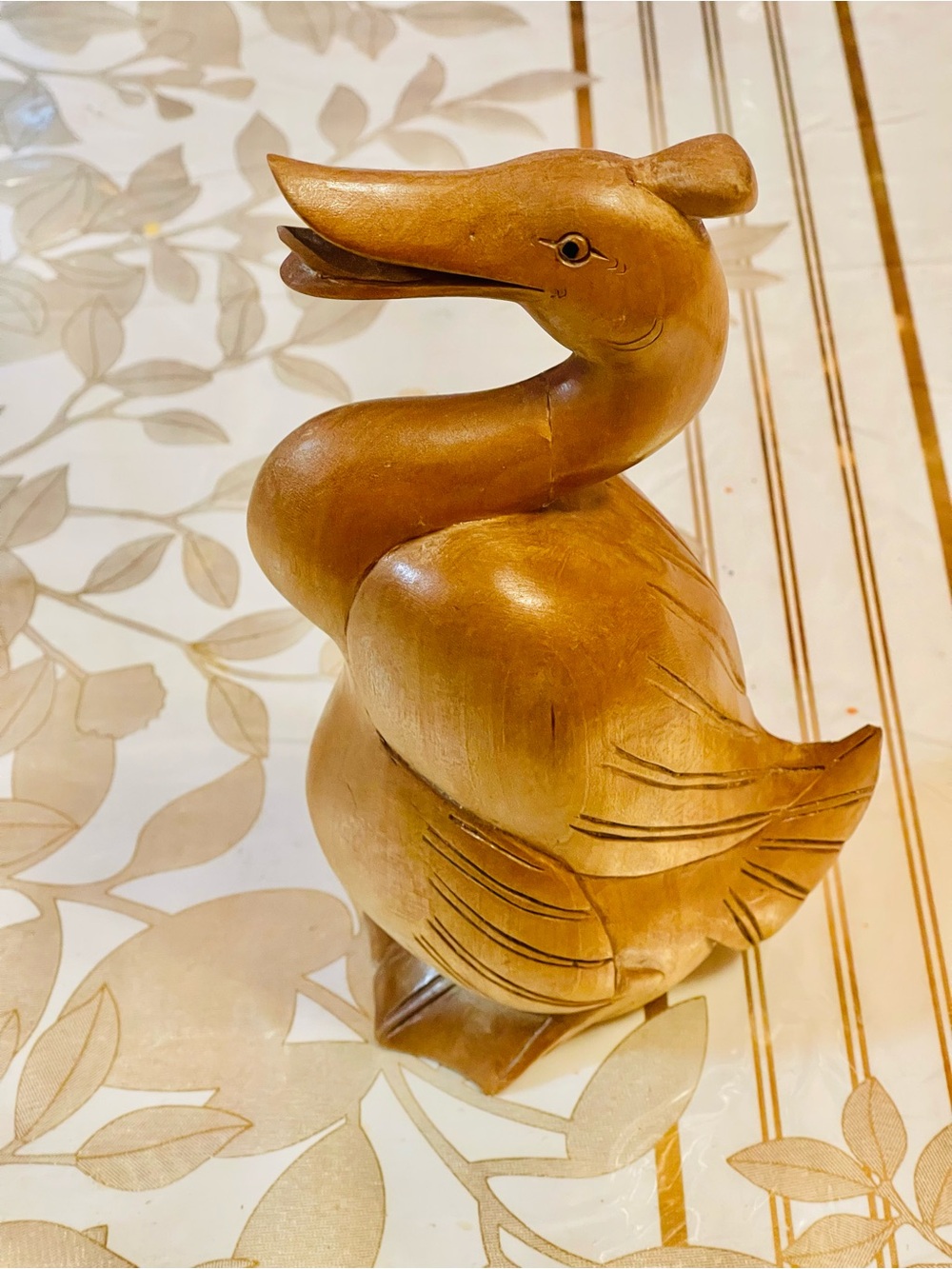 VTG hand-carved wooden DUCK figurine SZ 8